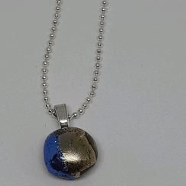 Small diachrouc pendant 