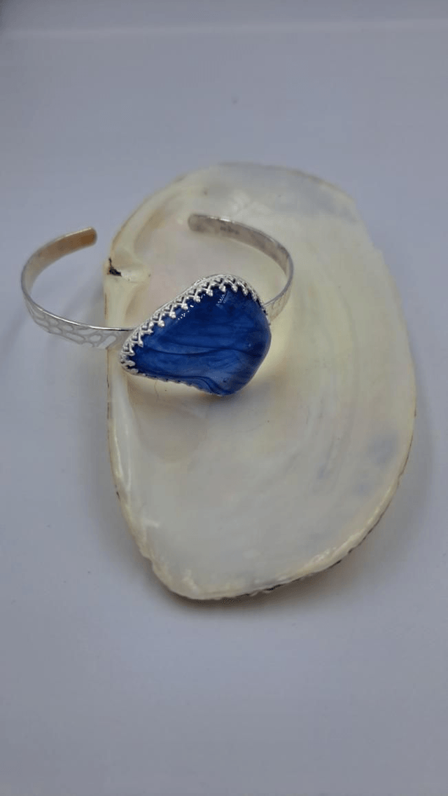 Blue ripple bangle 