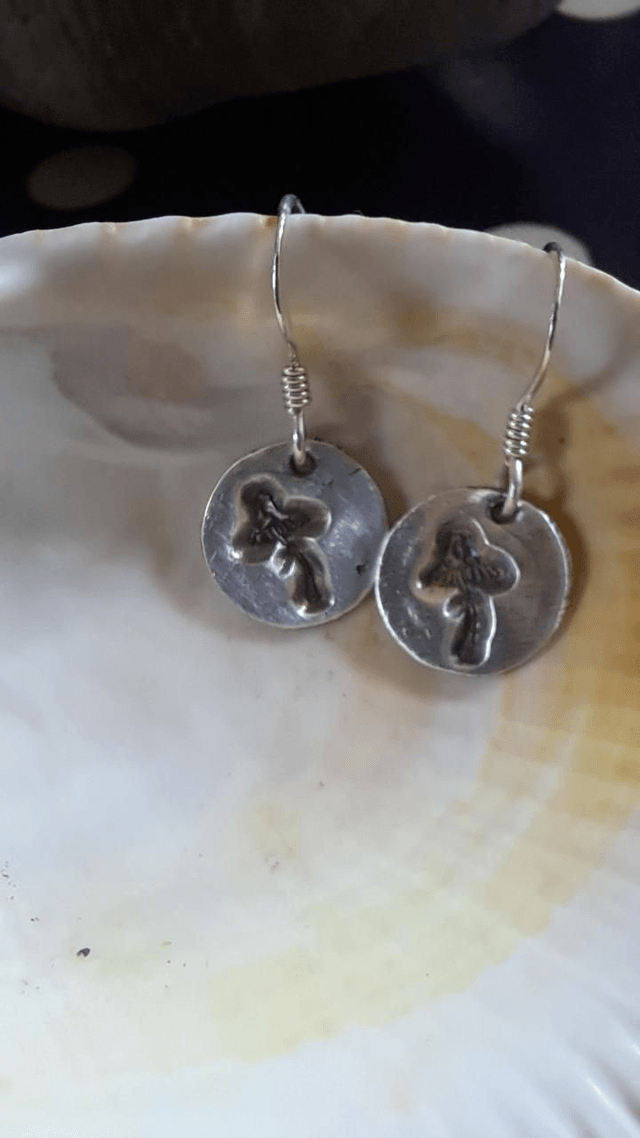 Fungi drop earrings 