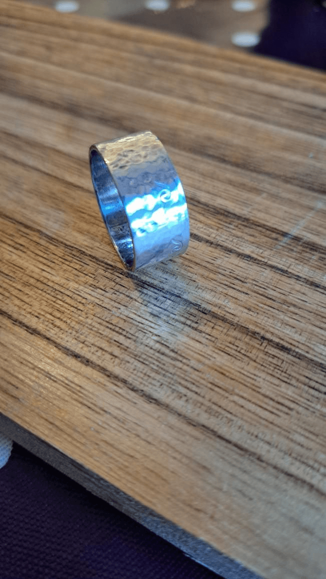 CHUNKY SILVER WAVE RING