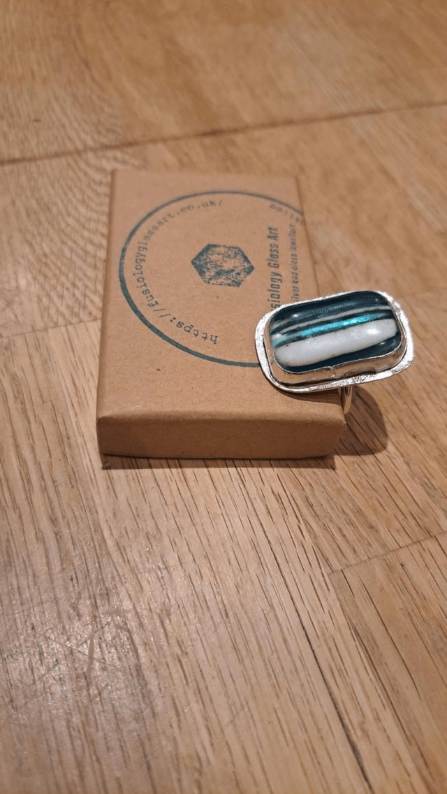 Chunky vanilla strip ring