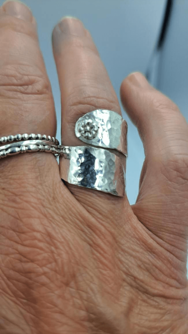 Floral spiral ring