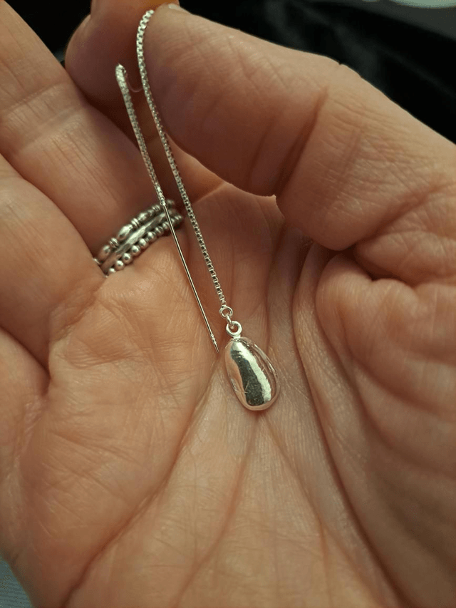 Silver drop mussel earrings