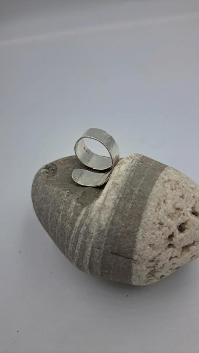 Floral spiral ring