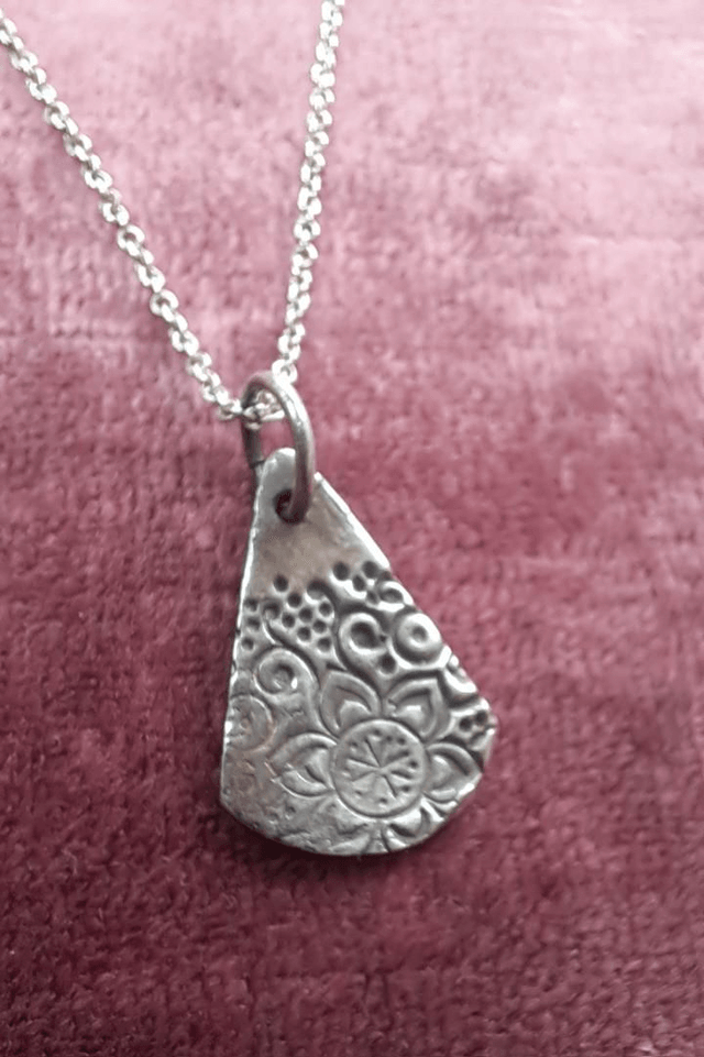 Teardrop floral pendant 