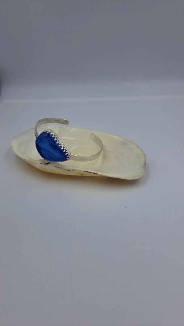Blue ripple bangle 