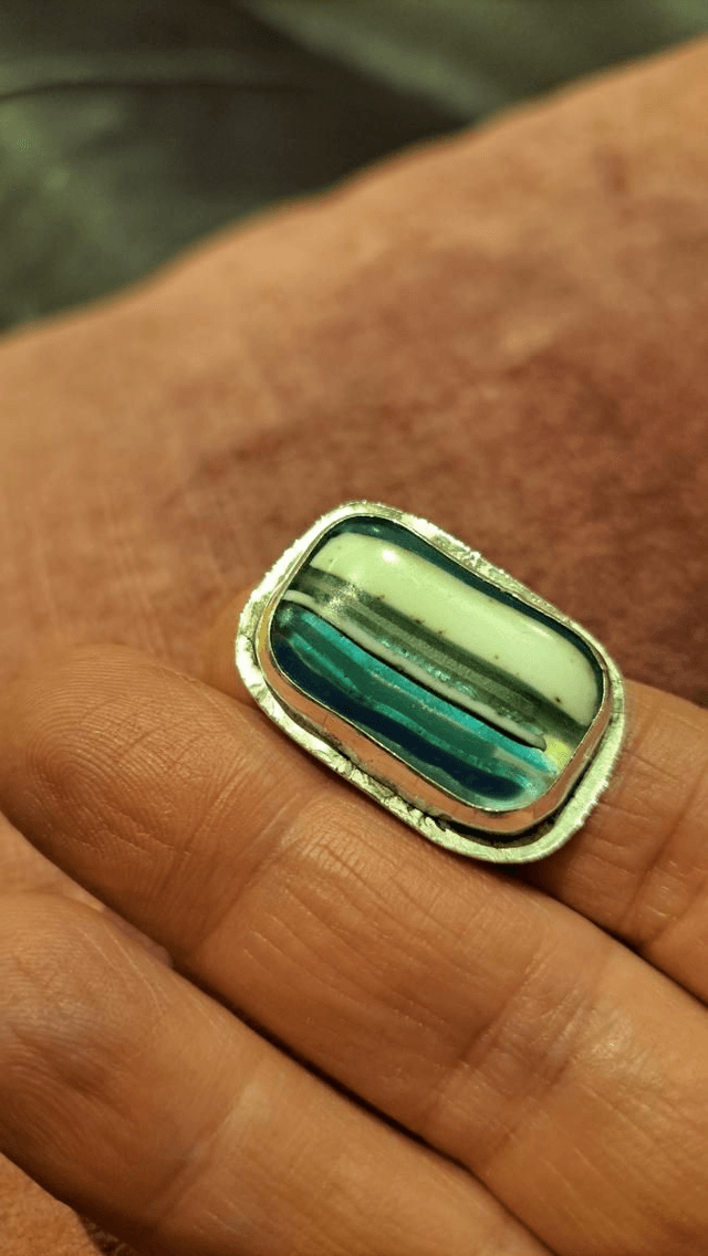 Chunky vanilla strip ring