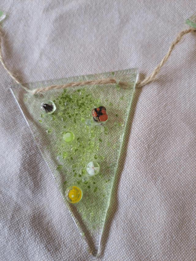 Floral bunting (green)
