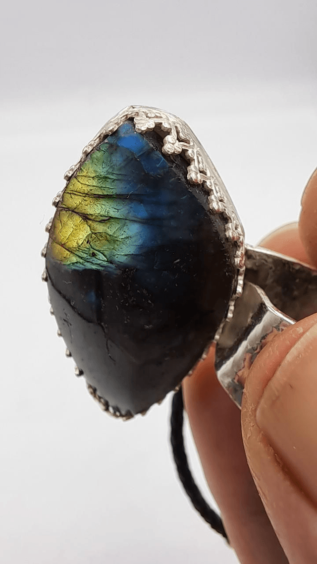 Teardrop labradorite cabachon pendant (leather cord)