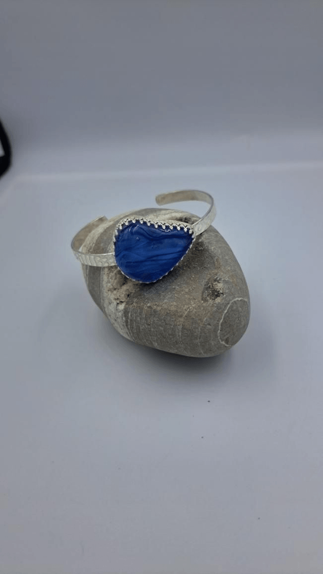 Blue ripple bangle 