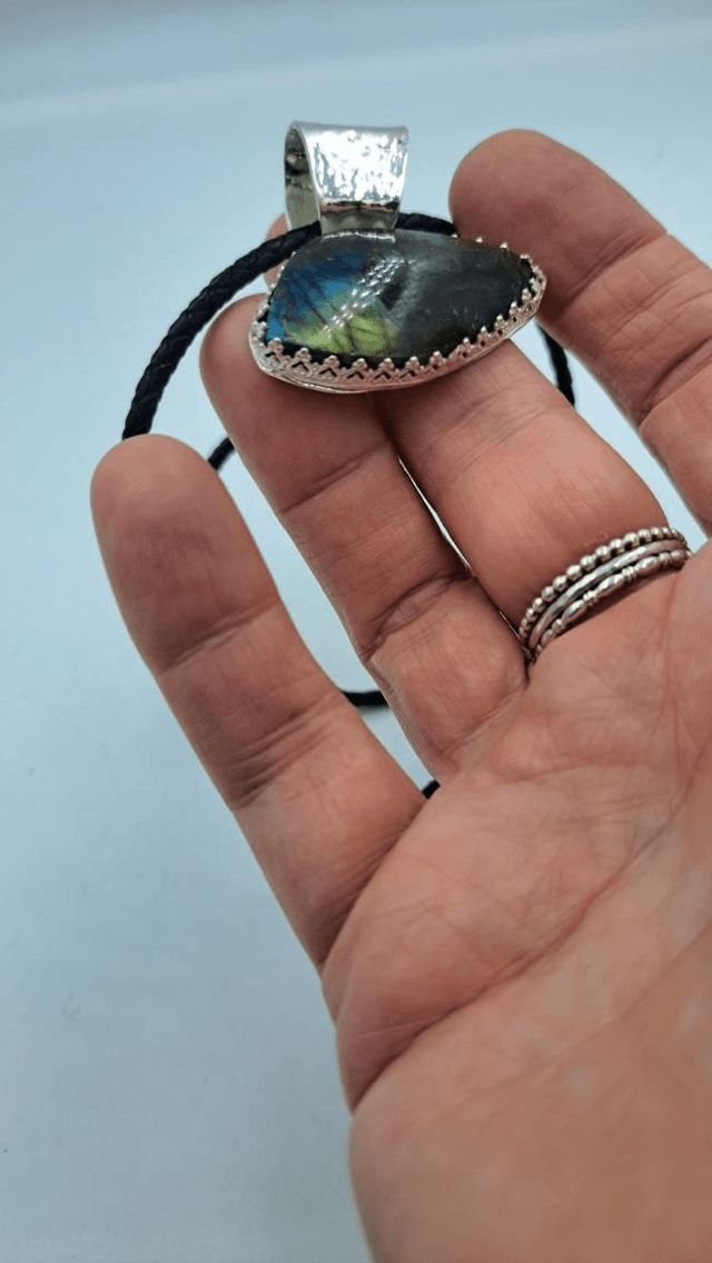 Teardrop labradorite cabachon pendant (leather cord)