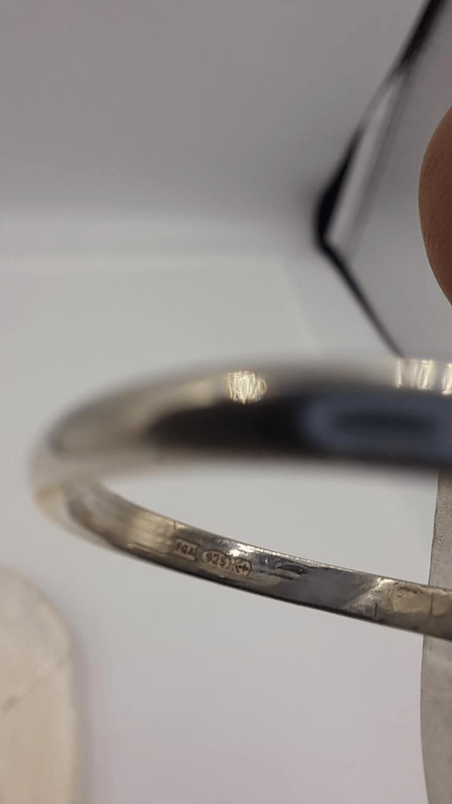 Chunky vanilla strip ring