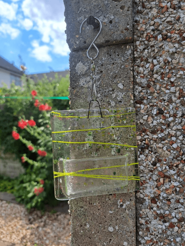 Hanging vases