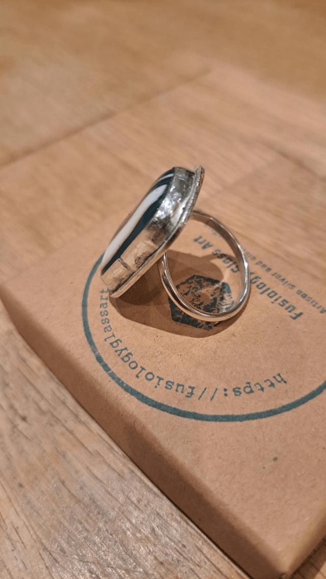 Chunky vanilla strip ring