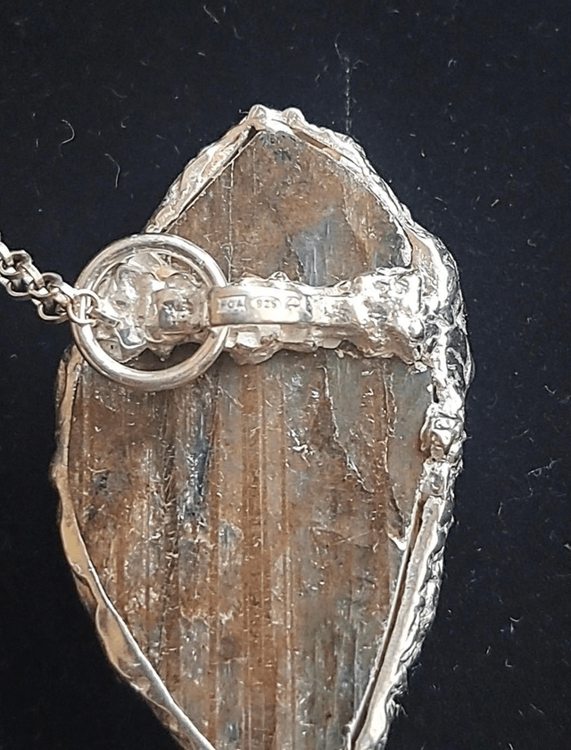 Labradorite and silver pendant  (2)