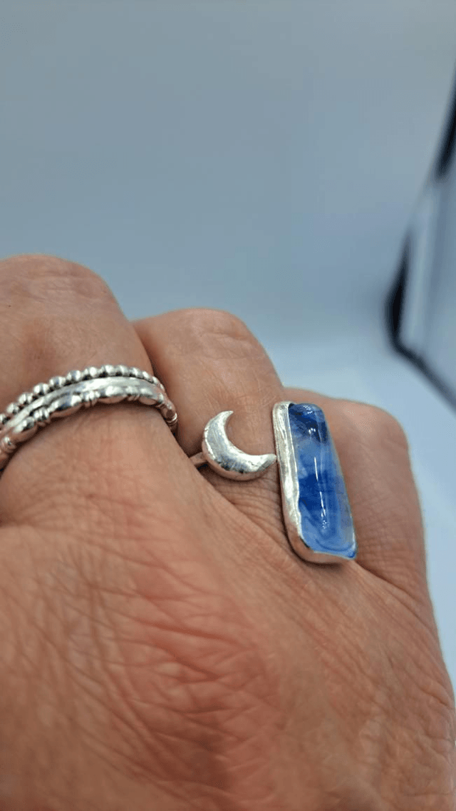 Lunar sea ring