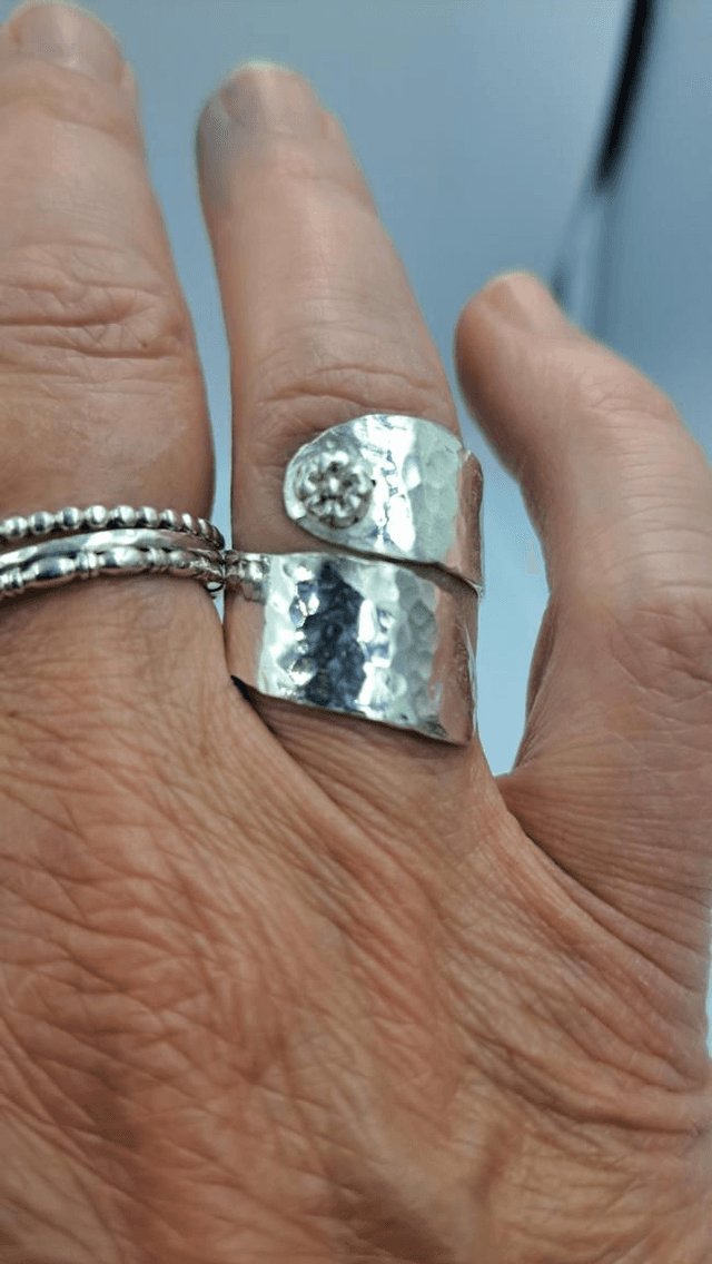 Floral spiral ring