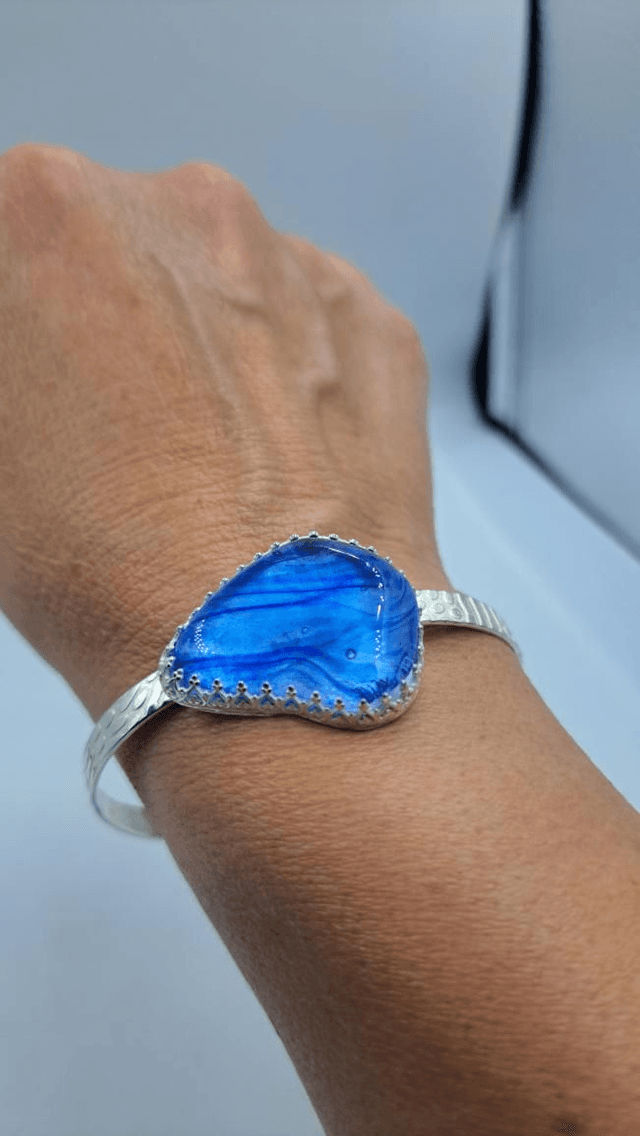 Blue ripple bangle 